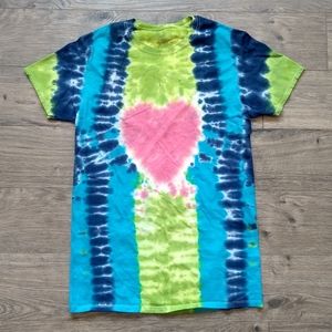 Heart tie-dye tee